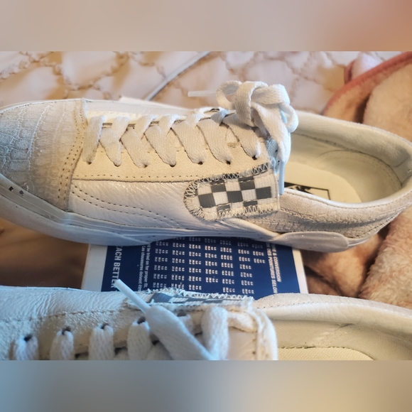 Van glitter marshmallow shoes with 9 pair no show scans socks - Picture 3 of 12